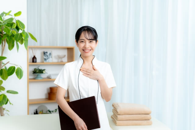 セラピストは資格なしでも働ける?未経験からのロードマップ