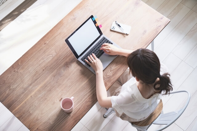 セラピスト資格を自宅で取るポイント｜実技を学べる通信講座はある？